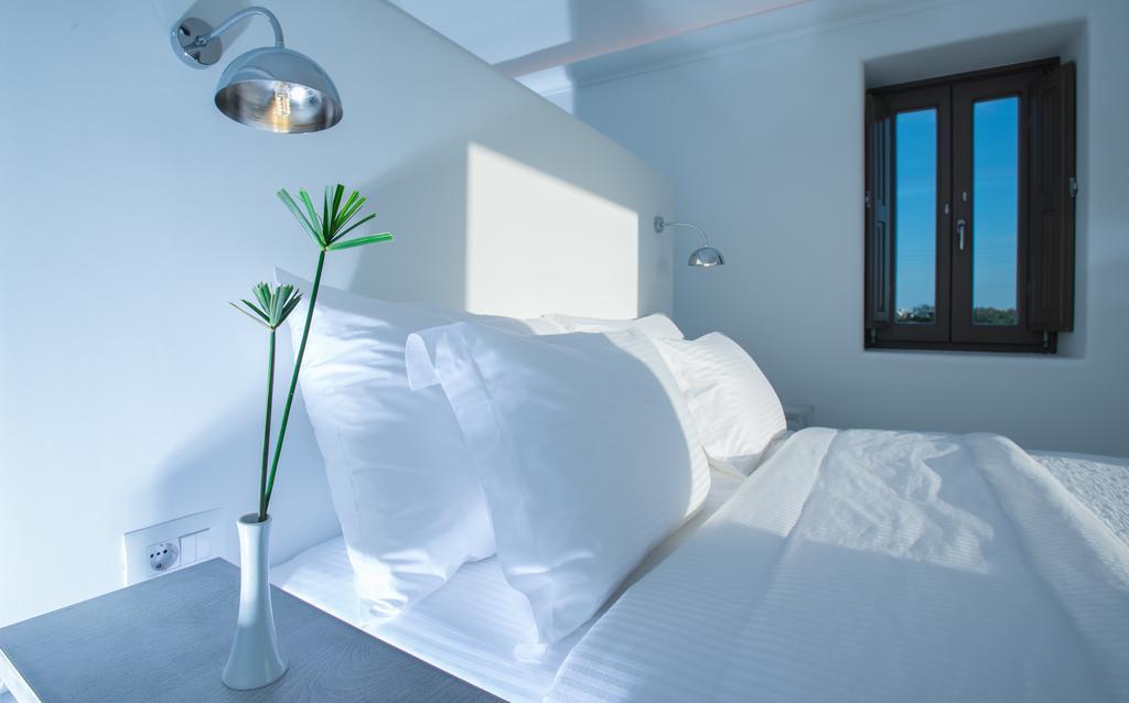 אימרוביגלי Azar Luxury Villas & Suites מראה חיצוני תמונה